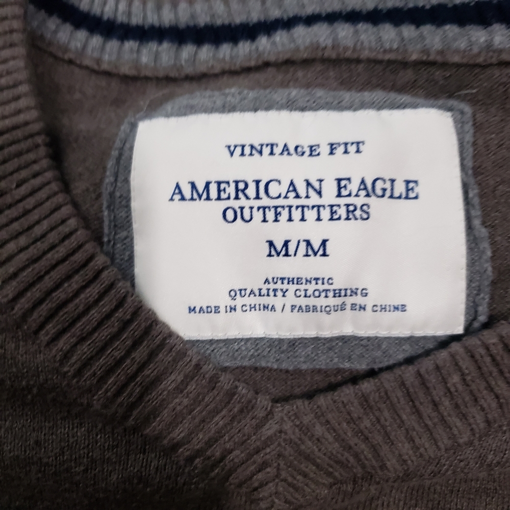 American Eagle‎ sweater - Picture 2 of 5